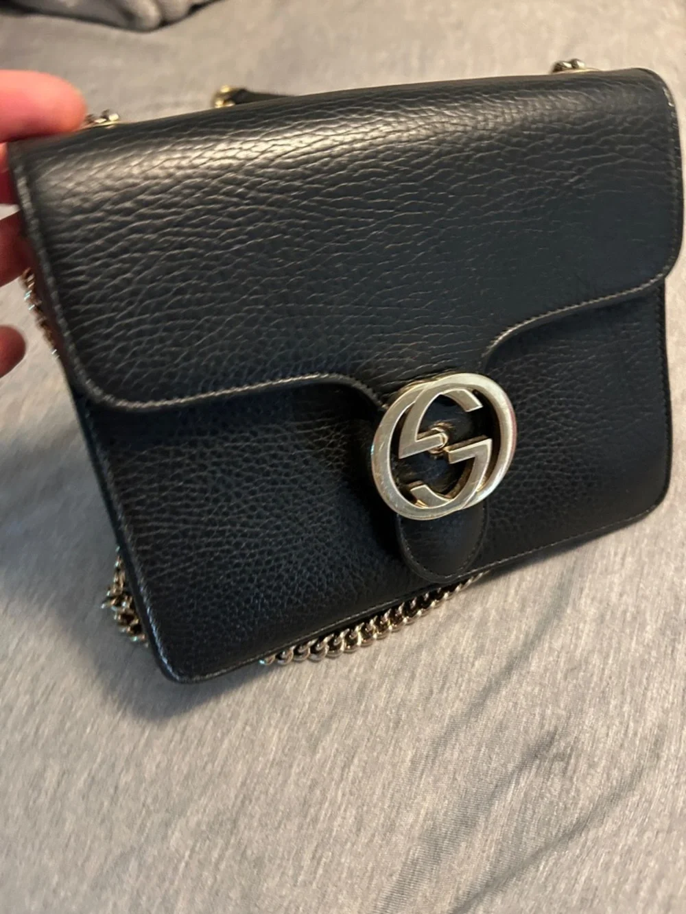Gucci Black Leather Chain Crossbody Bag with Gold-Tone Logo - Picture 2 of 10